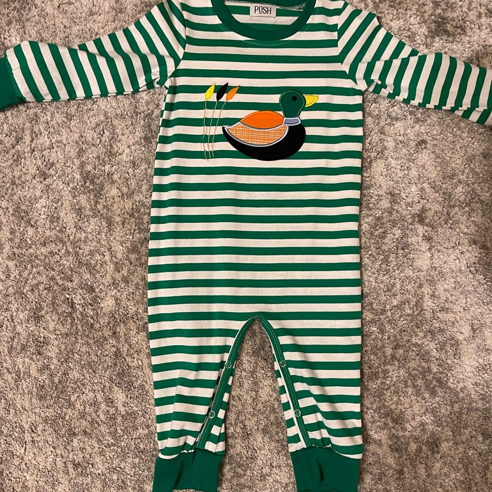 POSH 2T duck onesie